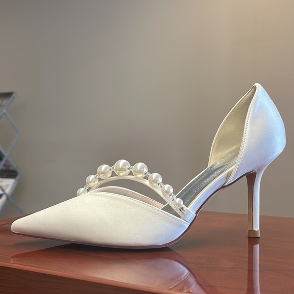 Ivory and Pearl bridal heels - Picture 3 of 5